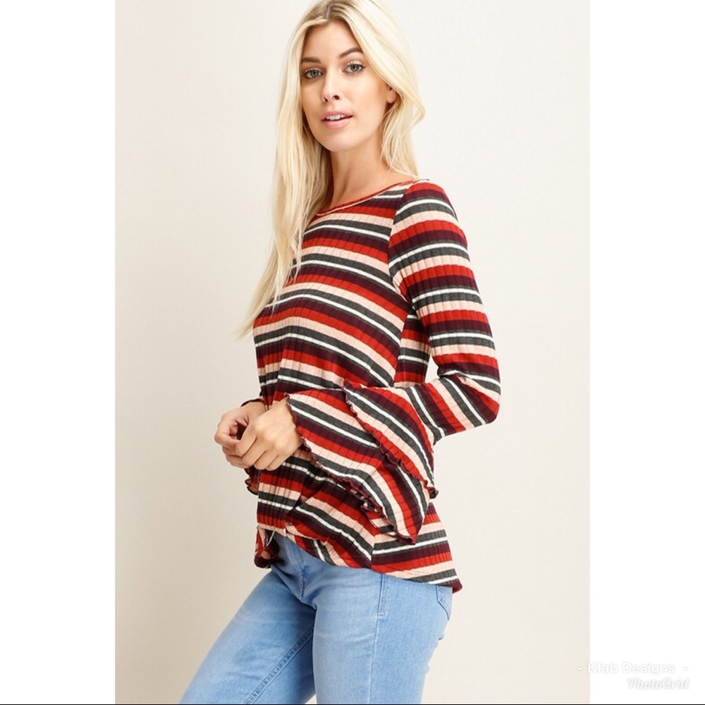❤️LAST! Layered Bell Sleeve Top with Gathered Hem! - Picture 3 of 5